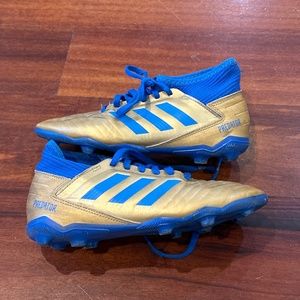 Boys adidas predator soccer cleats size 2.5